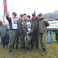 И пером и топором!