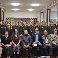В Центральном Доме офицеров поговорили об армии и культуре