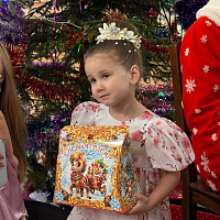 Гвардейцы подарили детям праздник