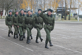 Добавилась на рукаве нашивка