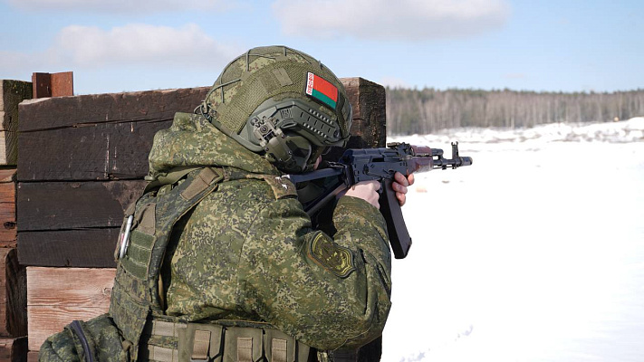 Занятия по огневой подготовке с гвардейцами 120 омбр