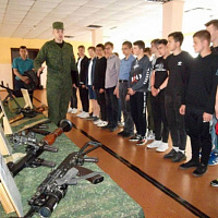 Школьники в гостях у гвардейцев