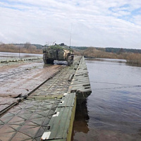 Соединяя берега