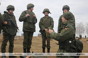 На полигоне Лепельский с военнообязанными проводятся занятия по тактической медицине