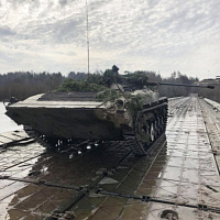 Соединяя берега