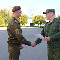 В воинских частях и соединениях Вооружённых Сил чествуют военнослужащих, выслуживших установленные сроки службы