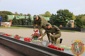 Цветы к Вечному огню