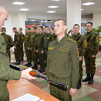 Новобранцы продолжают принимать Кодекс чести защитника Отечества