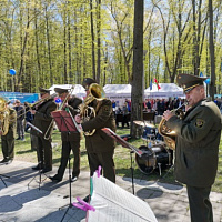 Гвардейцы приняли участие в праздновании 1 Мая