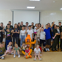 Военнослужащие присоединились к акции «Соберем детей в школу»