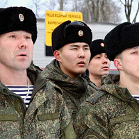 Плечом к плечу