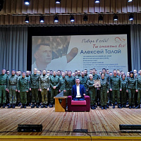 В Минской военной комендатуре состоялась встреча военнослужащих с Алексеем Талаем