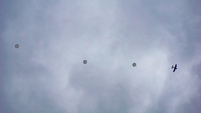 Военнослужащие 103 овдбр совершили прыжки с парашютом