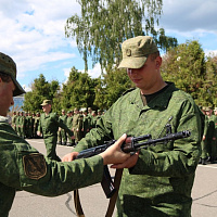 Ритуал вручения оружия и военной техники военнослужащим 36 дмостбр и 65 автбр