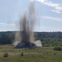 С упором на практику