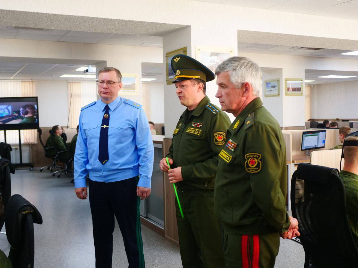 Генеральный прокурор Республики Беларусь Андрей Швед посетил Военную ...