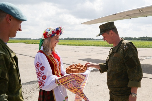С радушием и гостеприимством   