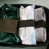 Военнослужащие сил специальных операций получили новые аптечки белорусского производства