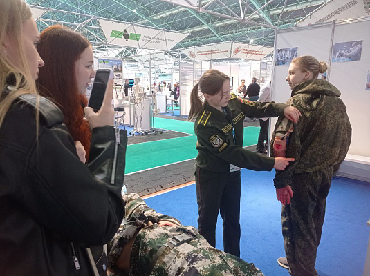 Курсанты военно-медицинского института в БГМУ приняли участие в форуме «Здравоохранение Беларуси - 2025»