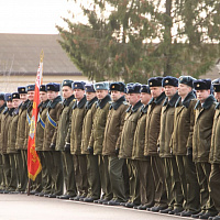 Служите достойно!