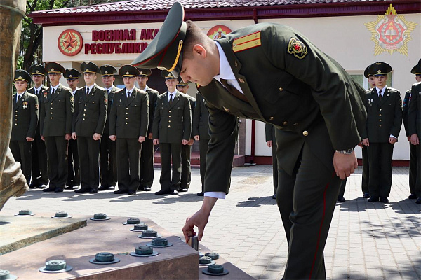 Закладка капсулы с посланием в Военной академии