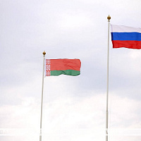 Самолет с белорусскими военнослужащими приземлился на военный аэродром вблизи полигона Ашулук