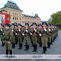 Продолжаются тренировки расчета, который примет участие в военном параде в Москве