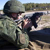 Занятие по огневой подготовке с военнослужащими подразделения РЭБ 