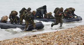 Япония впервые примет участие в военных учениях с США и Великобританией