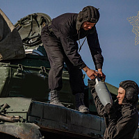 Военнослужащие продолжают оттачивать навыки на занятиях по боевой подготовке