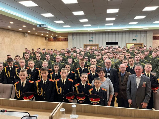 Вопросы народного единства обсудили на тематической встрече поколений