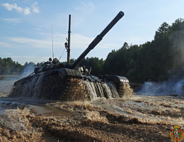 Занятия по преодолению водной преграды