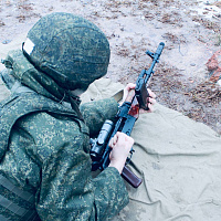 Занятие по огневой подготовке с военнослужащими 36 дмостбр