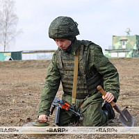 Военнообязанные продолжают осваивать курс общевойсковой подготовки на полигоне Лепельский