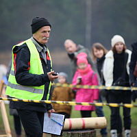 И пером и топором!