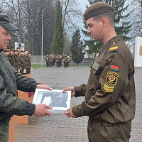 Продолжаются церемонии увольнения военнослужащих в запас 