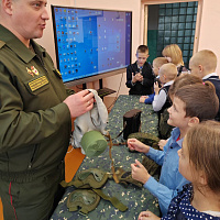Военнослужащие 120 омбр провели уроки мужества для учащихся школ Шкловского района