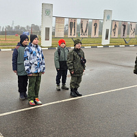 Воспитанники военно-патриотического клуба посетили 120 омбр