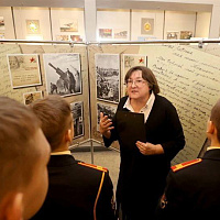 Выставка «Судьбы, сложенные в треугольник»	