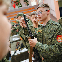 Военнослужащие 30 ождбр посетили Минское областное кадетское училище