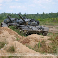 Учатся гвардейцы