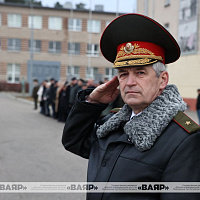 Генерал-майор Геннадий Лепешко простился с Боевым Знаменем Военной академии Республики Беларусь