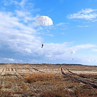Первые прыжки с парашютом