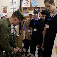 На каникулы — в армию 