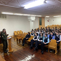 Урок мужества «Есть такая профессия – Родину защищать» прошёл в Слуцке