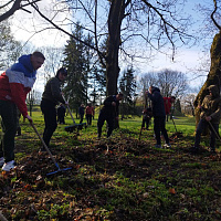 Трудятся зенитчики