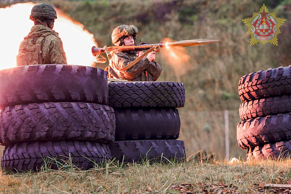 Занятия по огневой подготовке с курсантами Военной академии