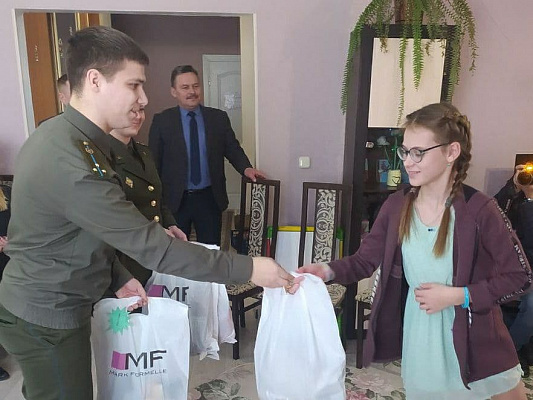 С Новым годом, детвора!