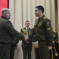 Генерал-майор Юрий Шаплавский поблагодарил увольняемых в запас военнослужащих срочной службы