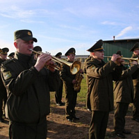 А ну-ка, сыновья и папы!